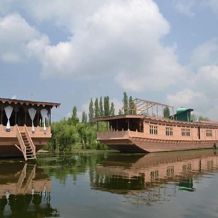 Hotel Wangnoo Heritage Houseboats Srīnagar Exterior foto