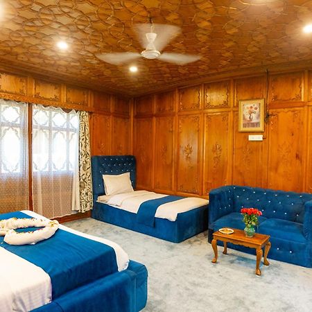 Hotel Wangnoo Heritage Houseboats Srīnagar Exterior foto